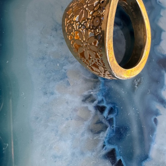 14k Yellow Gold Flower Ricami Signet Ring size 5 - Picture 9 of 9